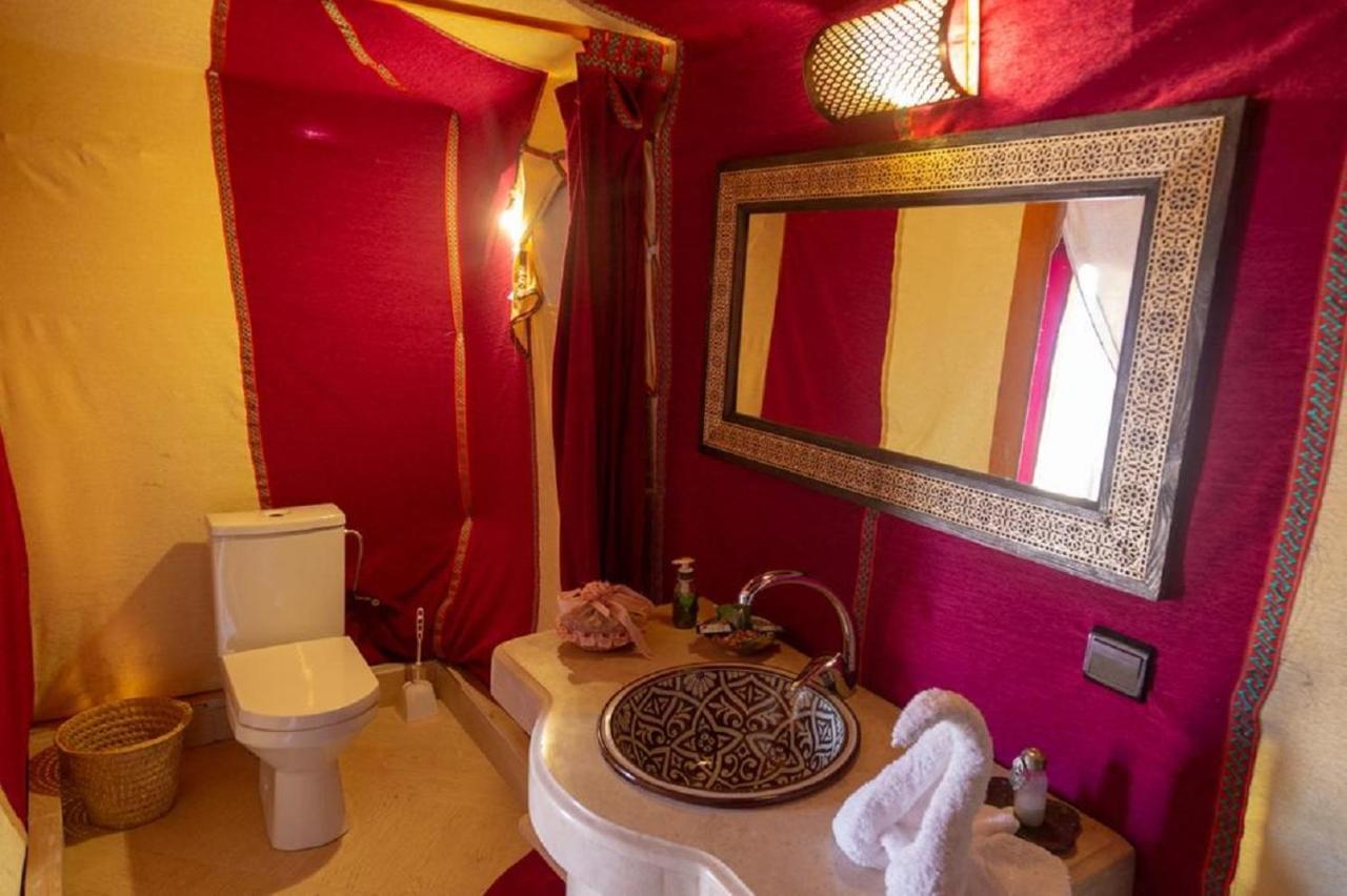 Отель Zahra Luxury Desert Camp Мерзуга Экстерьер фото