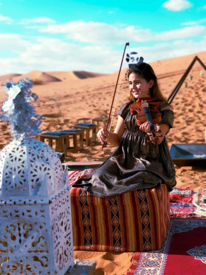 Отель Zahra Luxury Desert Camp Мерзуга Экстерьер фото