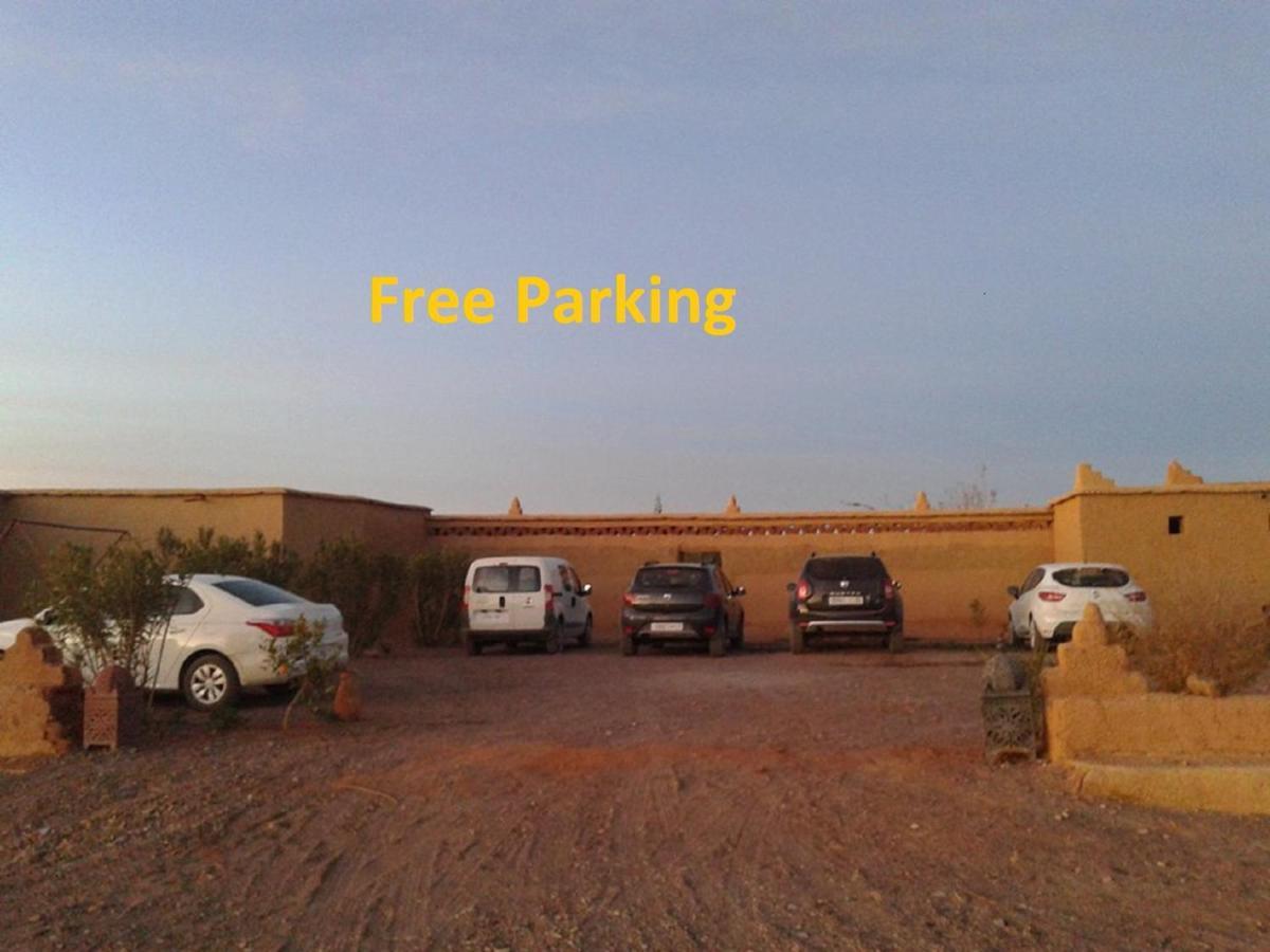Отель Zahra Luxury Desert Camp Мерзуга Экстерьер фото