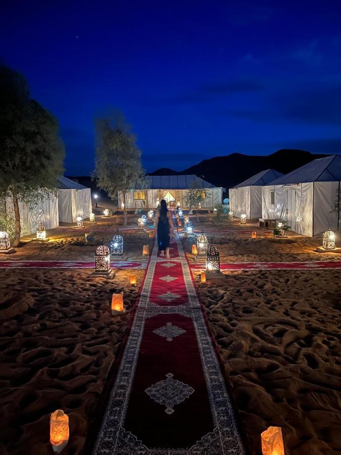 Отель Zahra Luxury Desert Camp Мерзуга Экстерьер фото