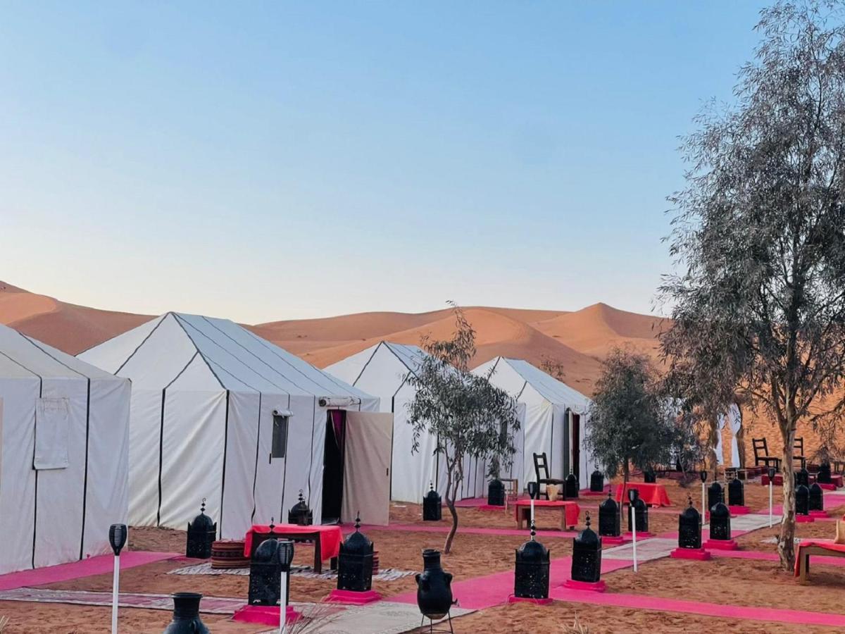 Отель Zahra Luxury Desert Camp Мерзуга Экстерьер фото